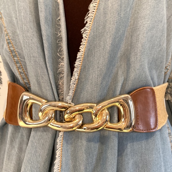 Vintage stretch belt with large gold chain link buckle - Picture 2 of 12